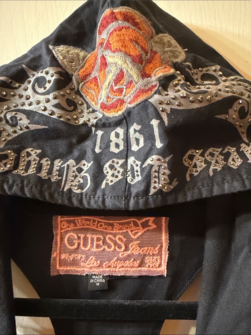 Vintage GUESS Jeans Y2K Hooded Vest Embroidered Rhinestone NWT Size M - Picture 5 of 9